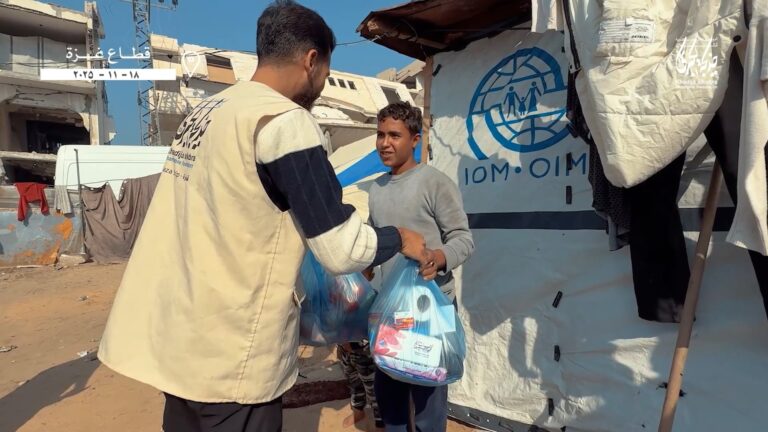 توزیع سبزیجات در نوار غزه