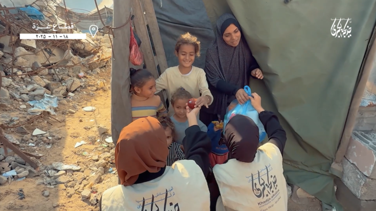 توزیع بسته های بهداشتی زنان