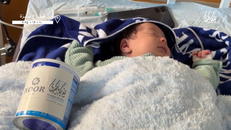 توزیع شیر بین کودکان غزه