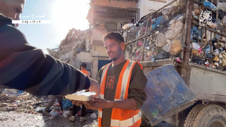 توزیع غذا بین کارگران غزه